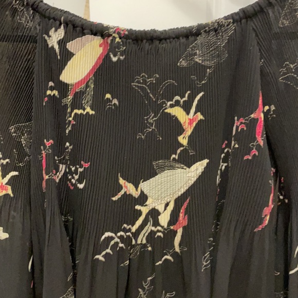 Off the shoulder ARITZIA shirt - Picture 2 of 5